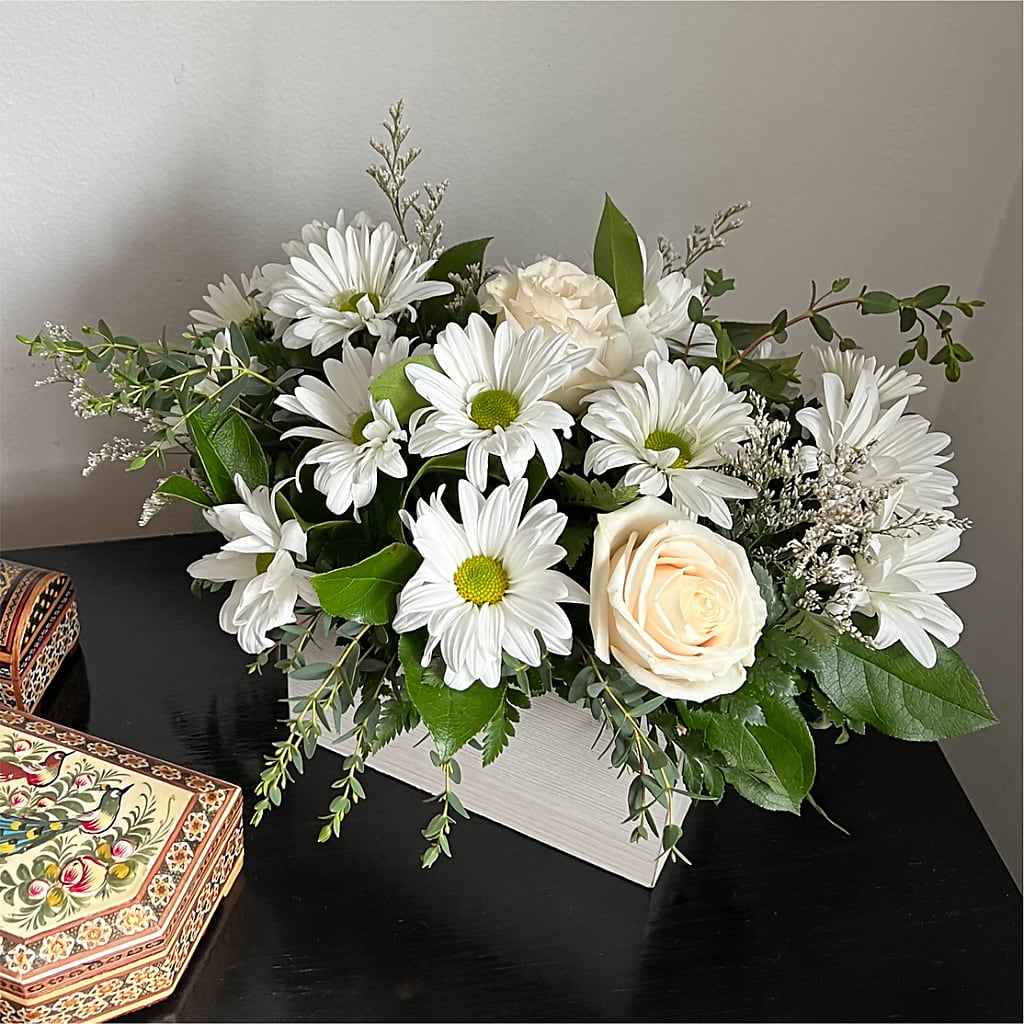 Fresh Linen Box Bouquet – J ALEXANDER'S FLORIST, Jackson MI