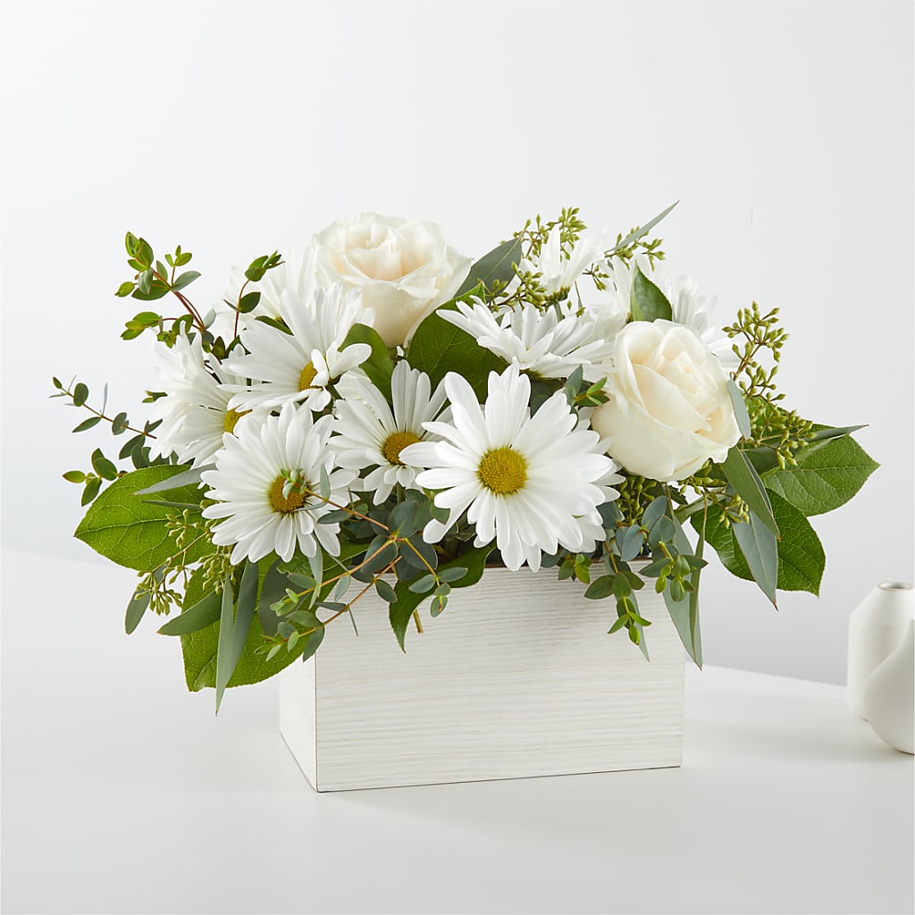 Fresh Linen Box Bouquet – J ALEXANDER'S FLORIST, Jackson MI
