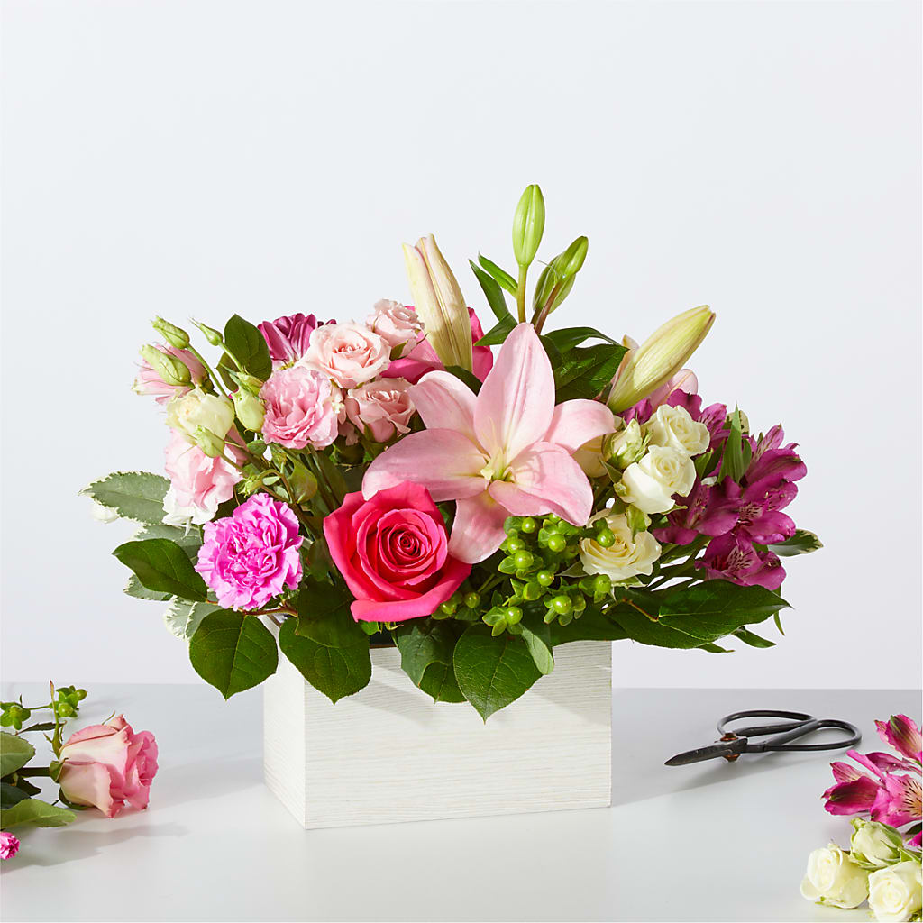 Sweetberry Box – A Florist Original – J ALEXANDER'S FLORIST, Jackson MI