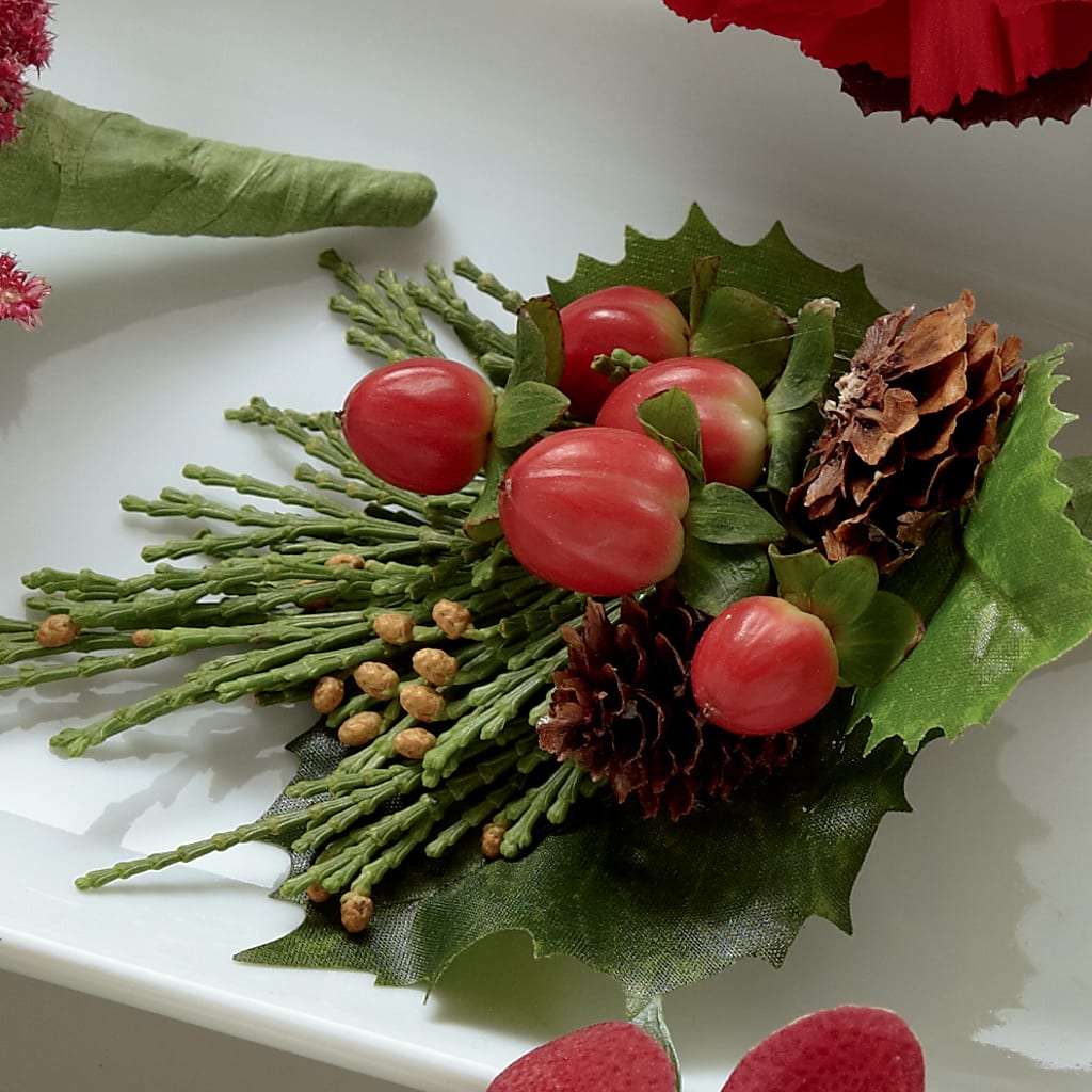Red Berry Boutonniere – J ALEXANDER'S FLORIST, Jackson MI