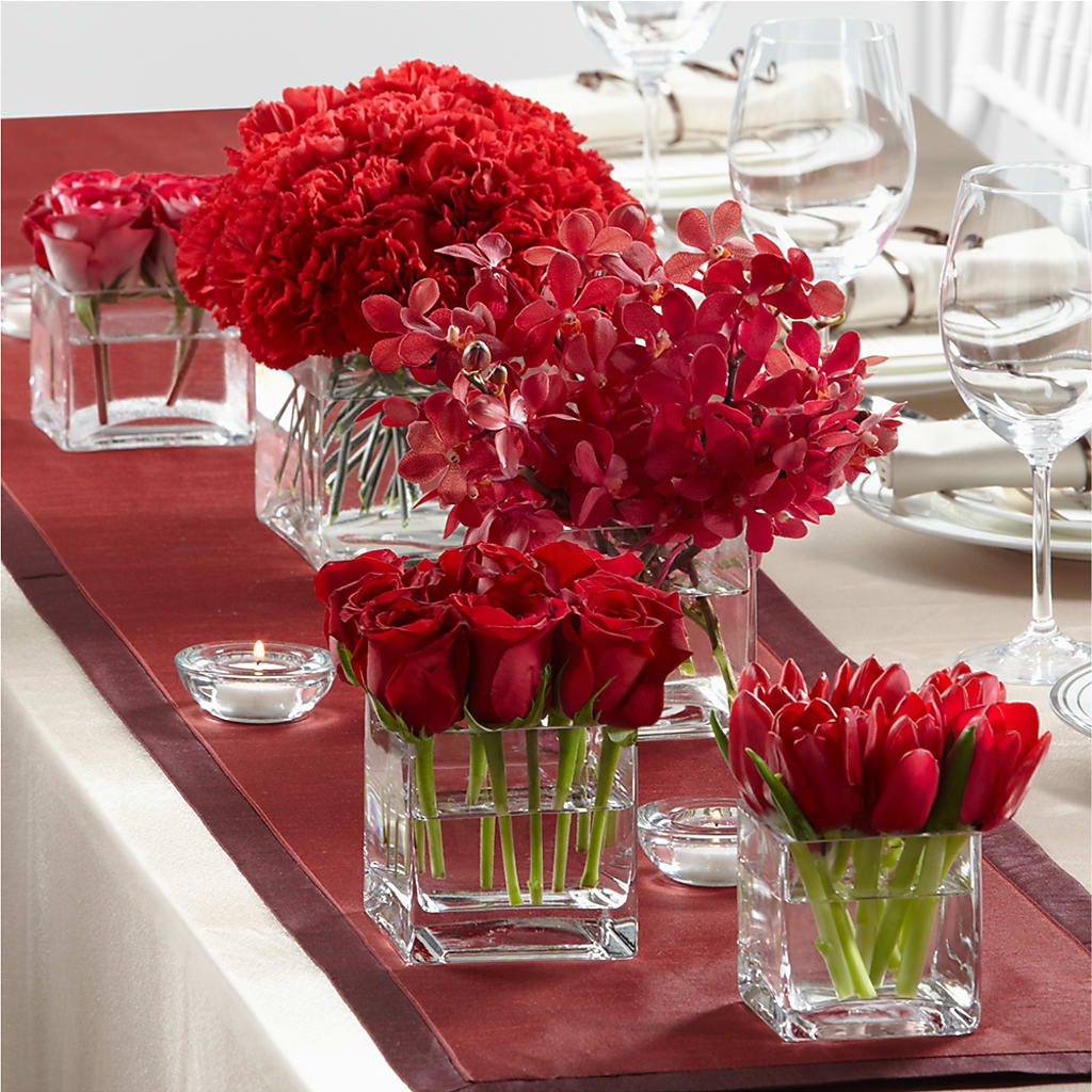 Modern Grace Centerpiece – J ALEXANDER'S FLORIST, Jackson MI
