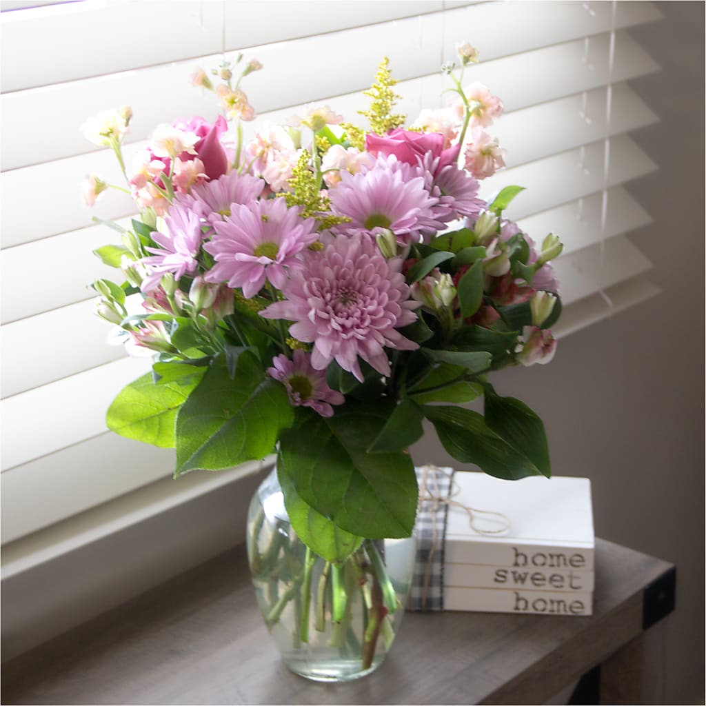 Pastel Tradition - A Florist Original – J ALEXANDER'S FLORIST, Jackson MI