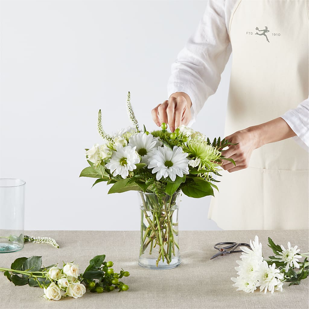 Irish Garden - A Florist Original – J ALEXANDER'S FLORIST, Jackson MI