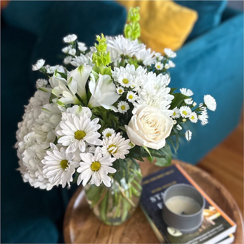 Classic Ivory – A Florist Original – J ALEXANDER'S FLORIST, Jackson MI