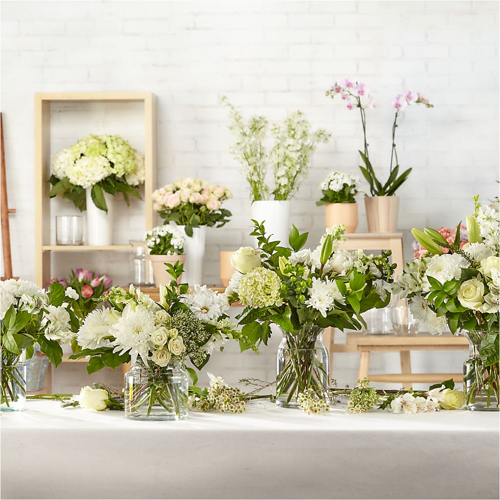 Classic Ivory – A Florist Original – J ALEXANDER'S FLORIST, Jackson MI
