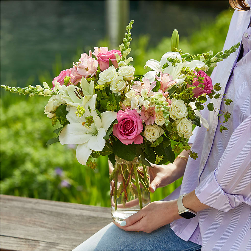 Fondly Bouquet – J ALEXANDER'S FLORIST, Jackson MI