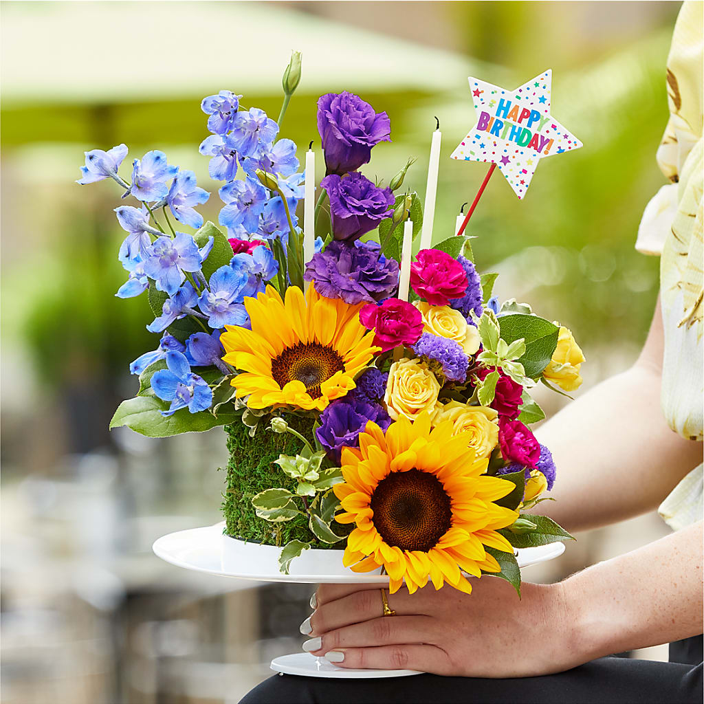 Star of the Day Floral Cake – J ALEXANDER'S FLORIST, Jackson MI